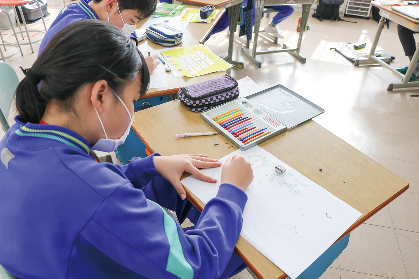 匹見小学校ワークショップ_作業中